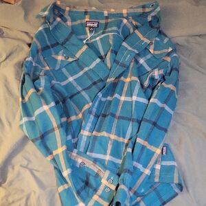 Patagonia Men's Blue Plaid Casual Shirt